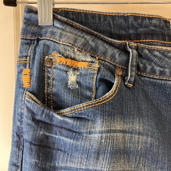 Lucy’s distressed straight leg jeans - Picture 6 of 6